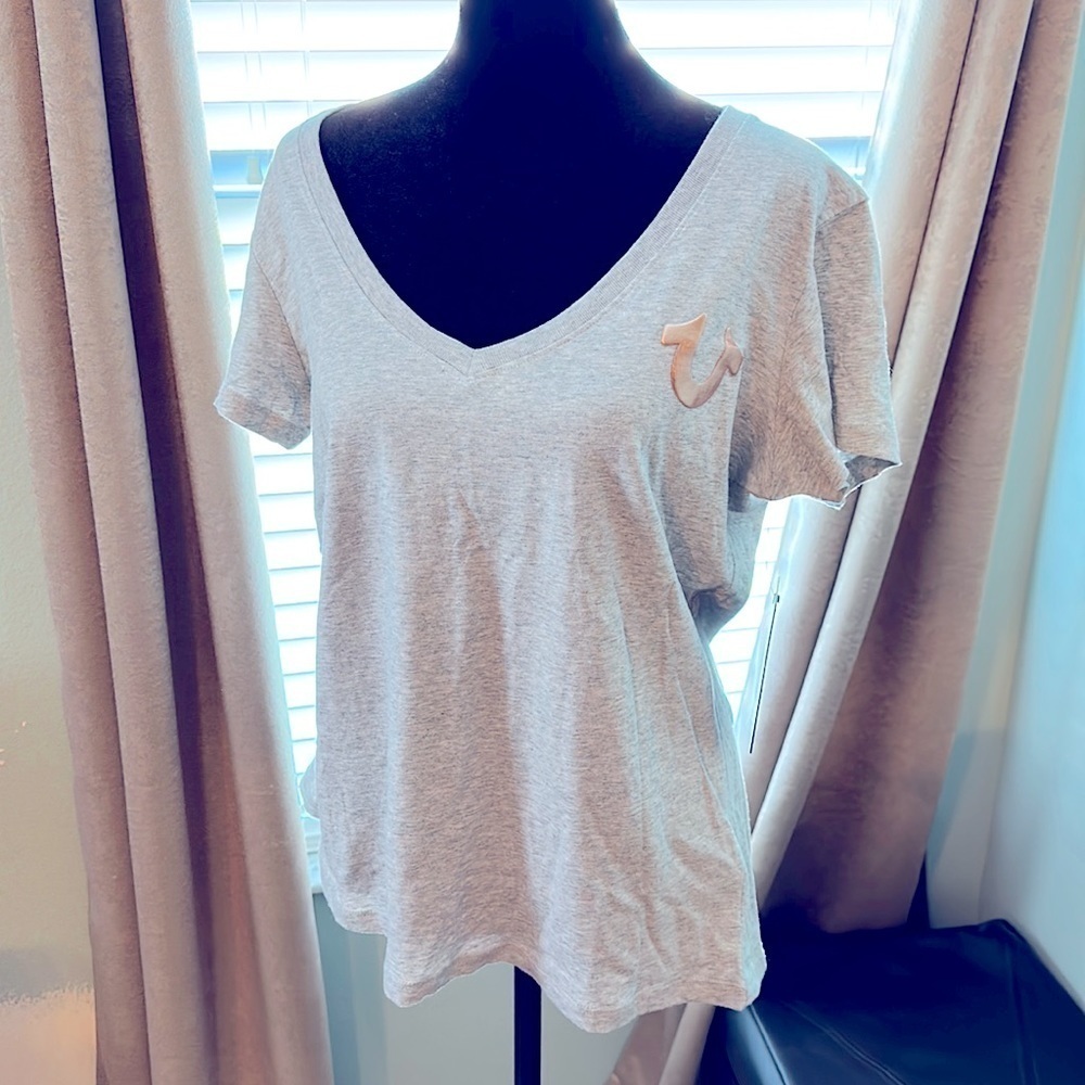 True religion gray V-neck women’s T-shirt w/branding front & back women’s XL NWT